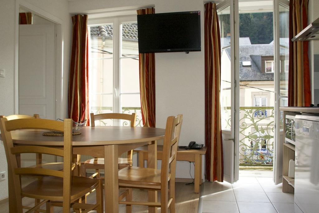 Residence Maison Blanche พลอมบิแอร์ส-เลส์-แบ็งส์ ภายนอก รูปภาพ