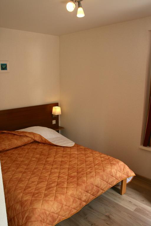 Residence Maison Blanche พลอมบิแอร์ส-เลส์-แบ็งส์ ภายนอก รูปภาพ