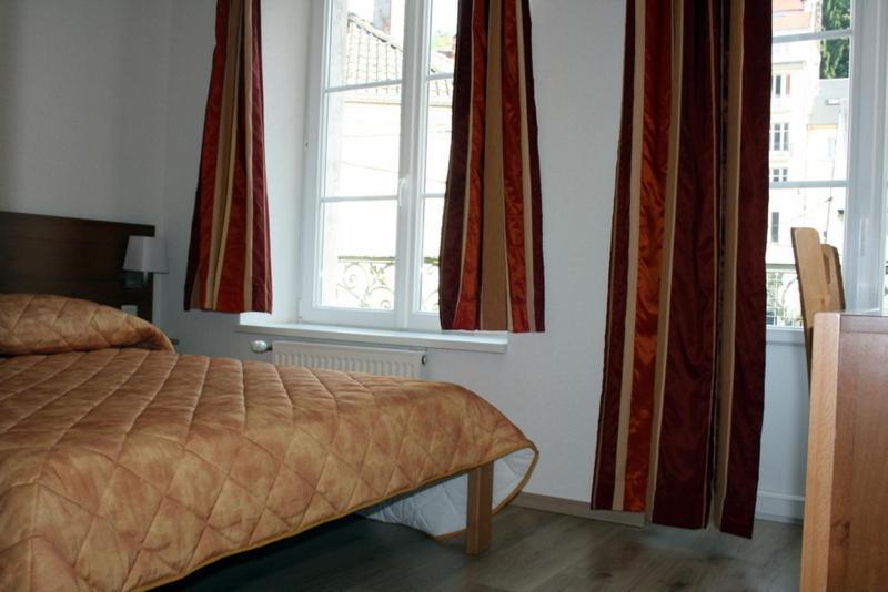 Residence Maison Blanche พลอมบิแอร์ส-เลส์-แบ็งส์ ภายนอก รูปภาพ